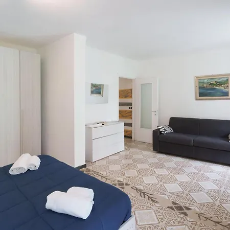 Willy's Μαναρόλα